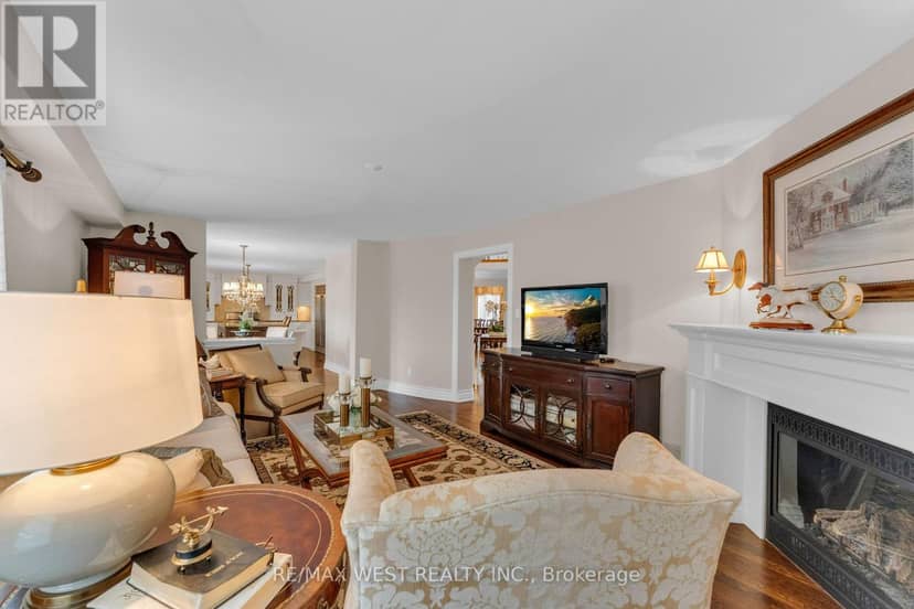 93 Fern Valley Crescent — photo 13 of 40