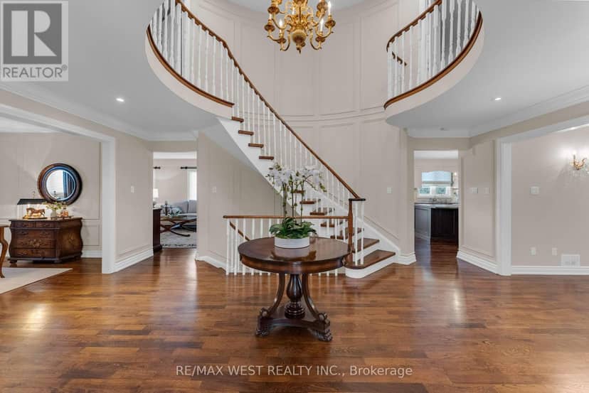 93 Fern Valley Crescent — photo 2 of 40