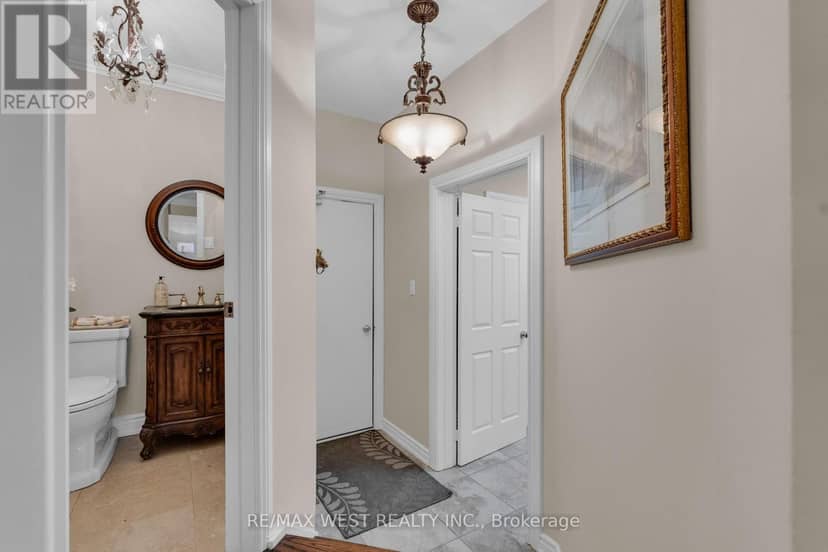 93 Fern Valley Crescent — photo 25 of 40