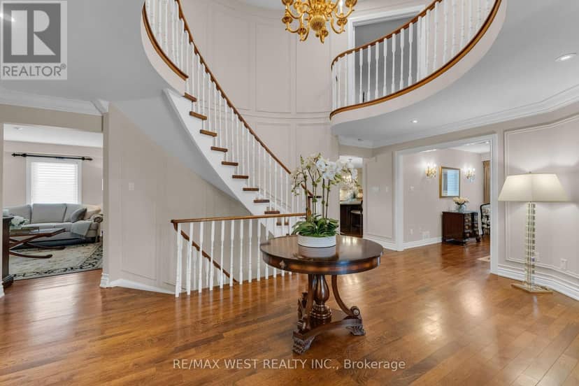 93 Fern Valley Crescent — photo 3 of 40