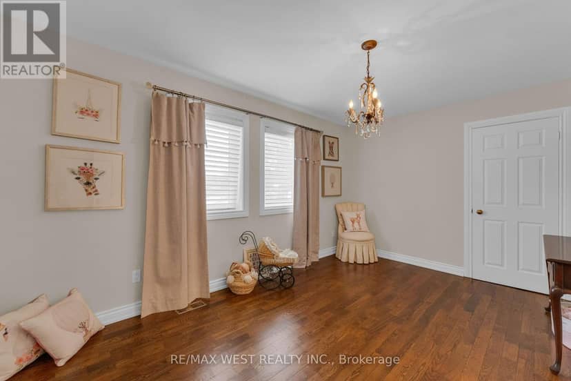 93 Fern Valley Crescent — photo 32 of 40