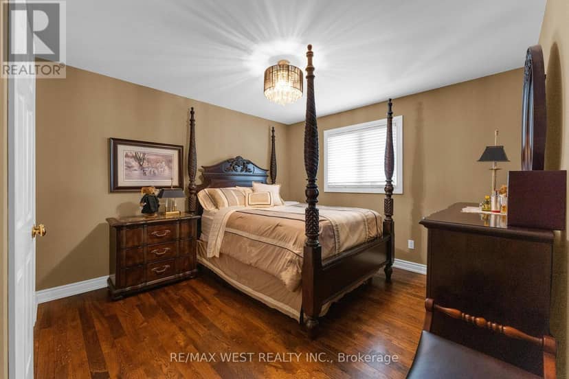 93 Fern Valley Crescent — photo 35 of 40