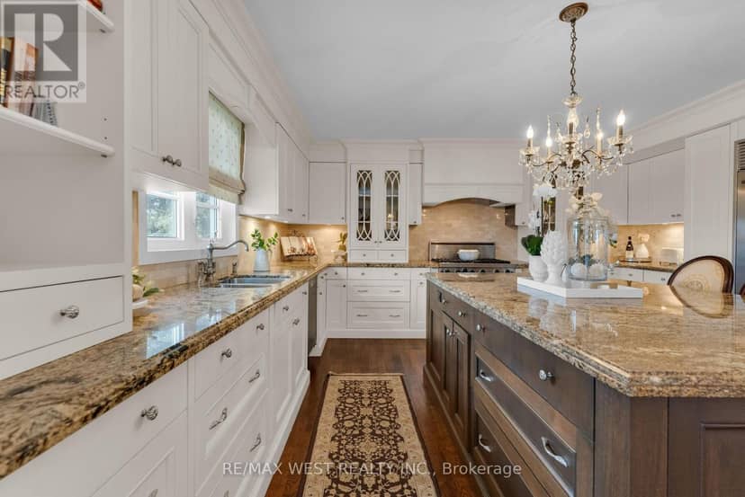 93 Fern Valley Crescent — photo 8 of 40