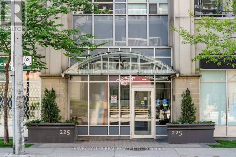 313 - 225 Wellesley Street E, Toronto