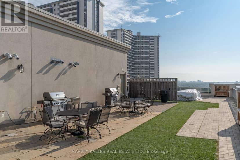 313 - 225 Wellesley Street E, Toronto, photo 5
