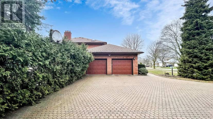 1127 Oshawa Boulevard N, Oshawa, photo 2