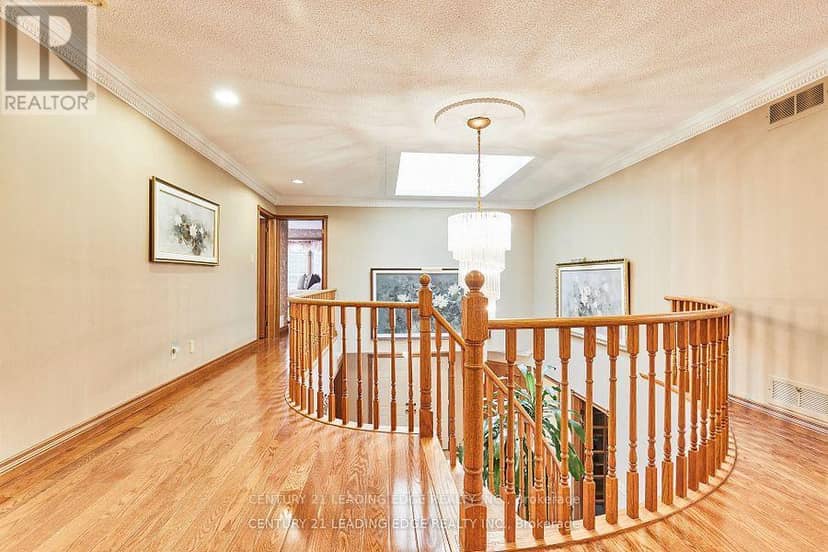 1127 Oshawa Boulevard N, Oshawa, photo 6