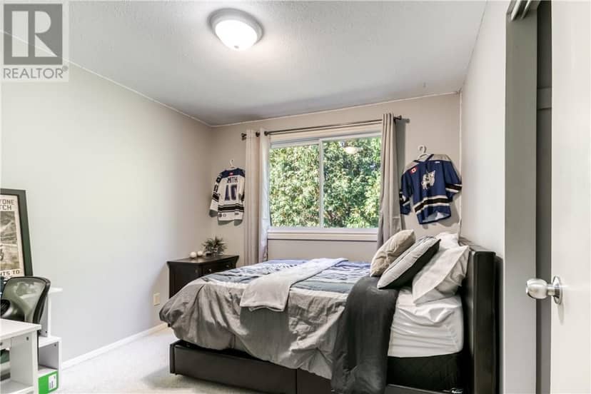 1400 Magnolia Boulevard — photo 17 of 40
