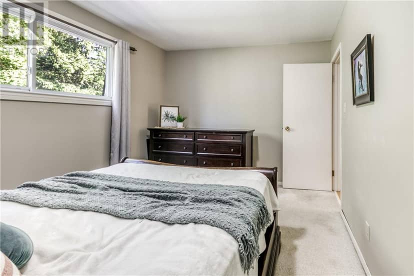 1400 Magnolia Boulevard — photo 14 of 40