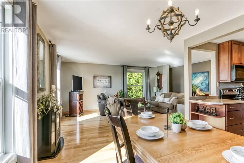 1400 Magnolia Boulevard — photo 9 of 40