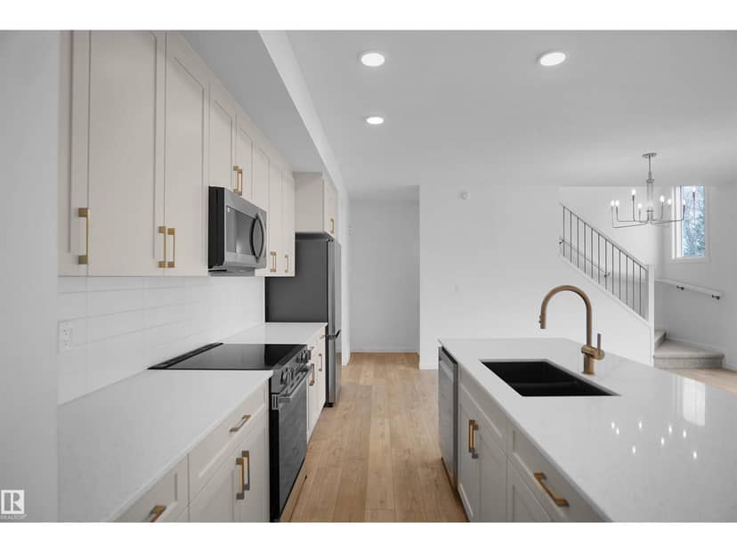 #19 19904 31 AV NW — photo 14 of 39