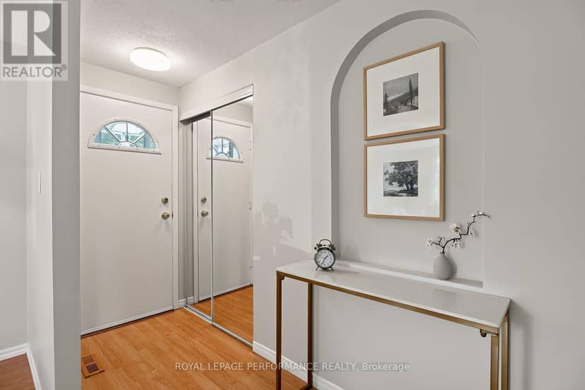 2179 Erinbrook Crescent — photo 15 of 40