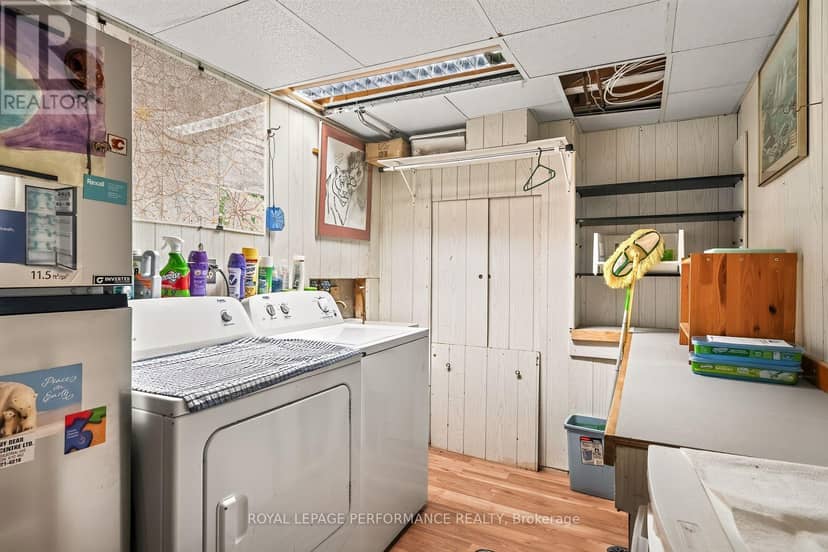 2179 Erinbrook Crescent — photo 33 of 40