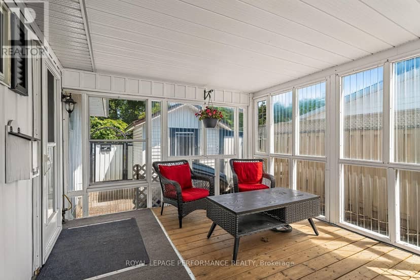 2179 Erinbrook Crescent — photo 4 of 40