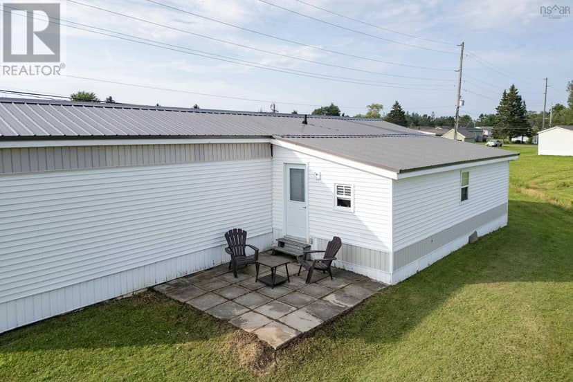 16 Lorne Crescent — photo 4 of 32