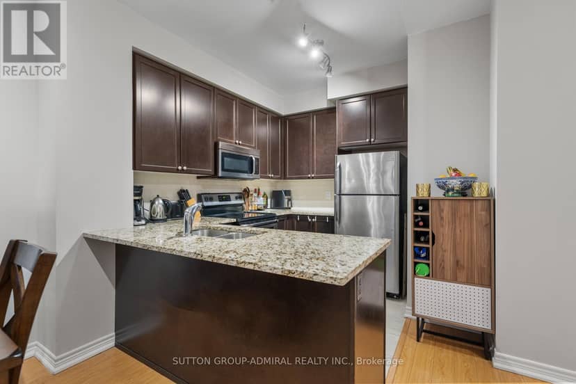 215 - 9255 Jane Street — photo 4 of 40