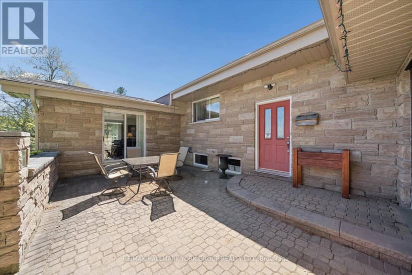 102 Albert Street — photo 12 of 40