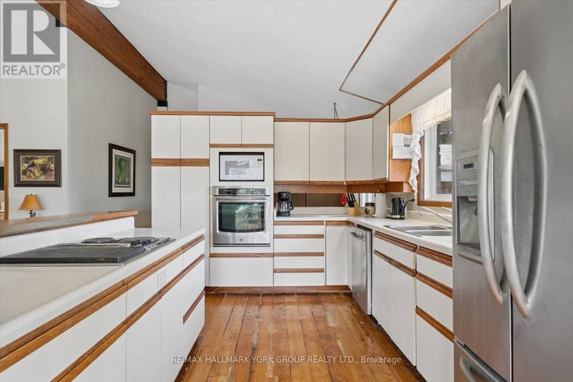 102 Albert Street — photo 19 of 40
