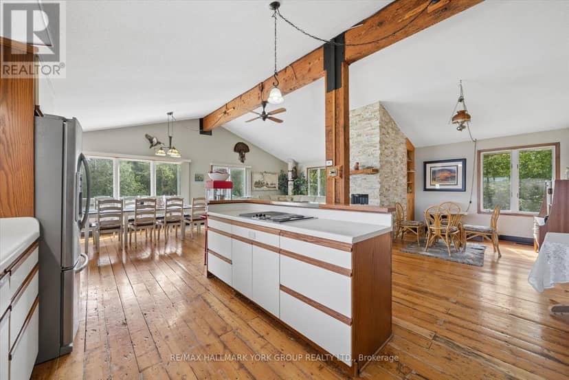 102 Albert Street — photo 21 of 40