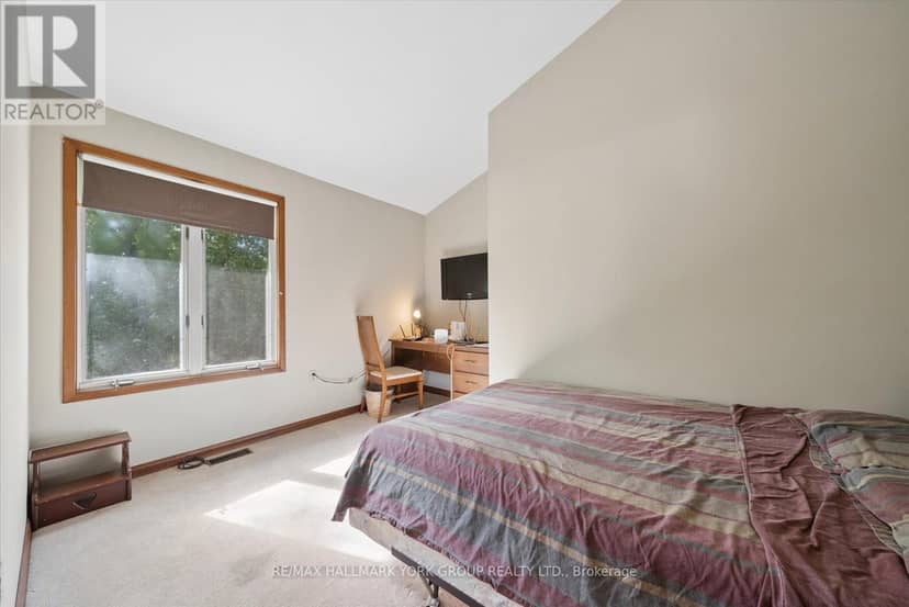 102 Albert Street — photo 31 of 40