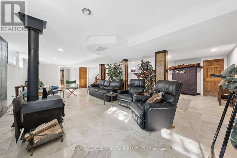 102 Albert Street — photo 36 of 40