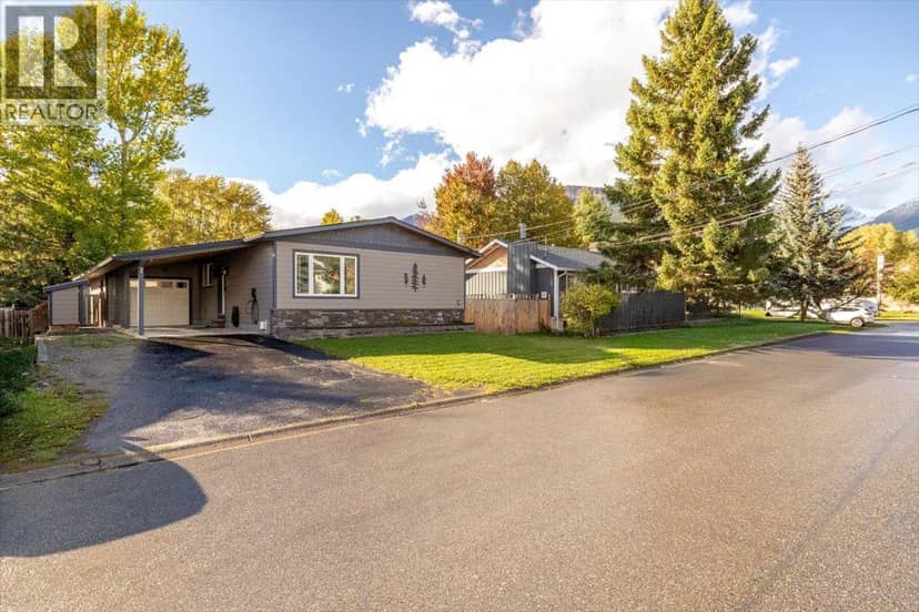 36 Mt Trinity Avenue, Fernie, photo 3