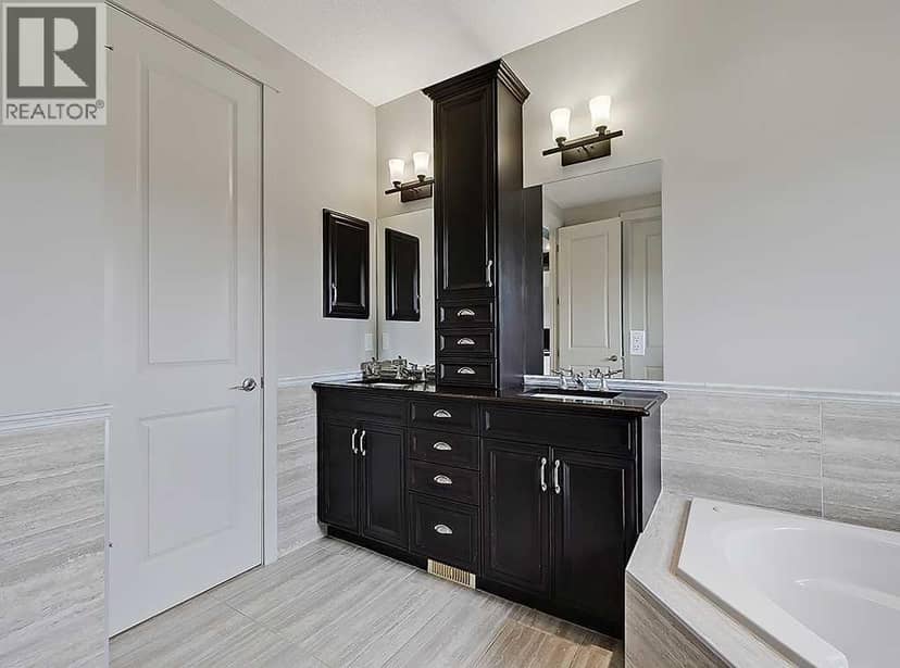 9318 14 Avenue SW — photo 30 of 40