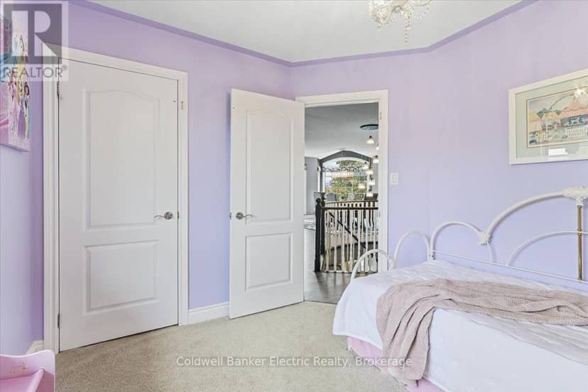 102 Hampton Crescent — photo 21 of 40