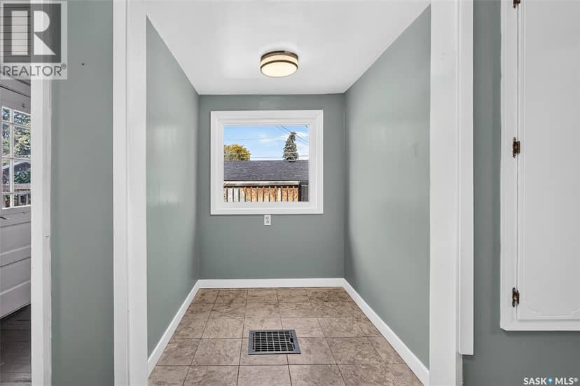310 Coteau STREET W — photo 10 of 40