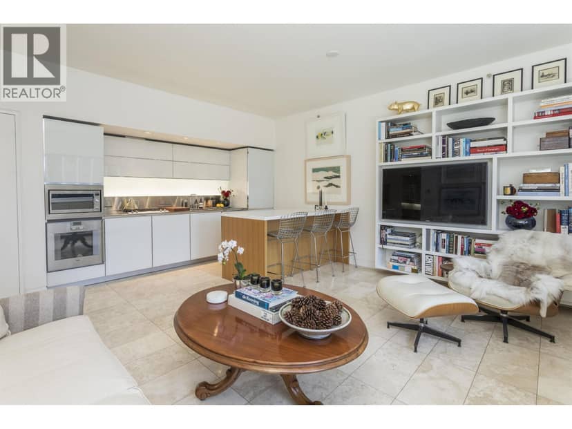 1906 838 W HASTINGS STREET, Vancouver, photo 2