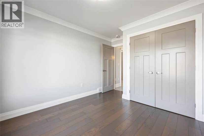 142 Madison D'Andrea AVENUE — photo 24 of 34