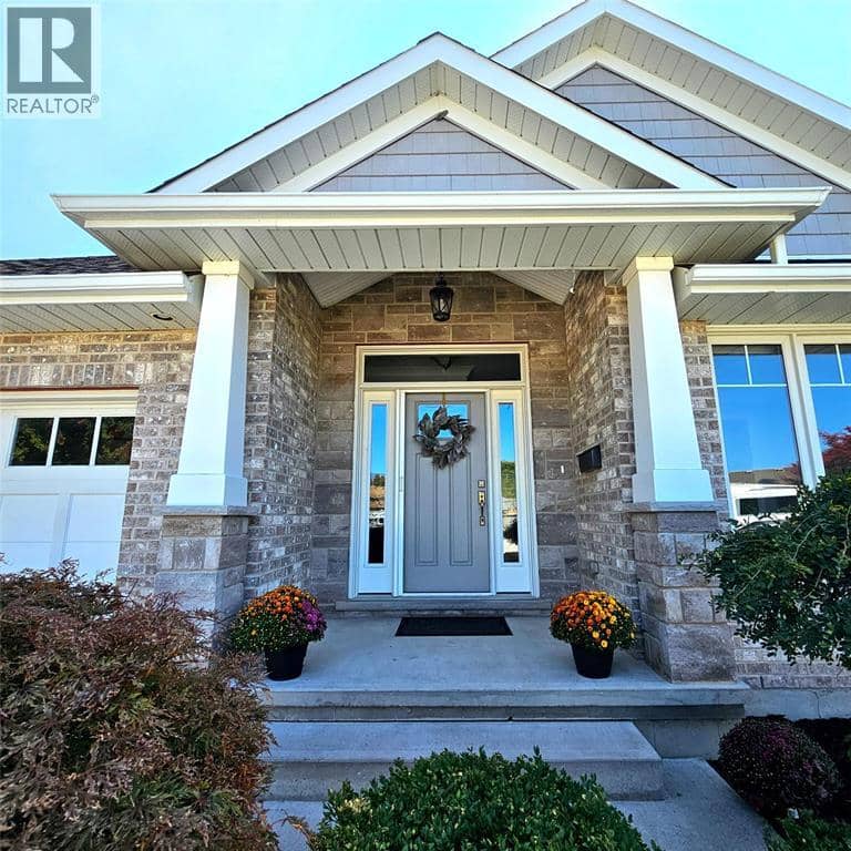 142 Madison D'Andrea AVENUE — photo 3 of 34