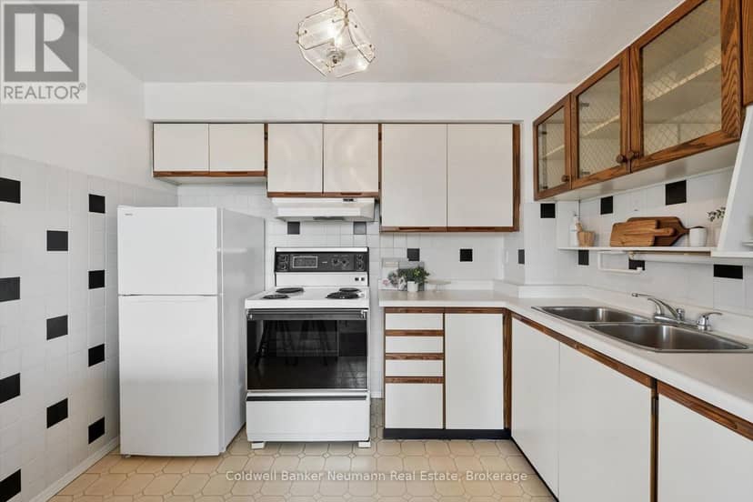 405 - 93 Westwood Road — photo 19 of 40