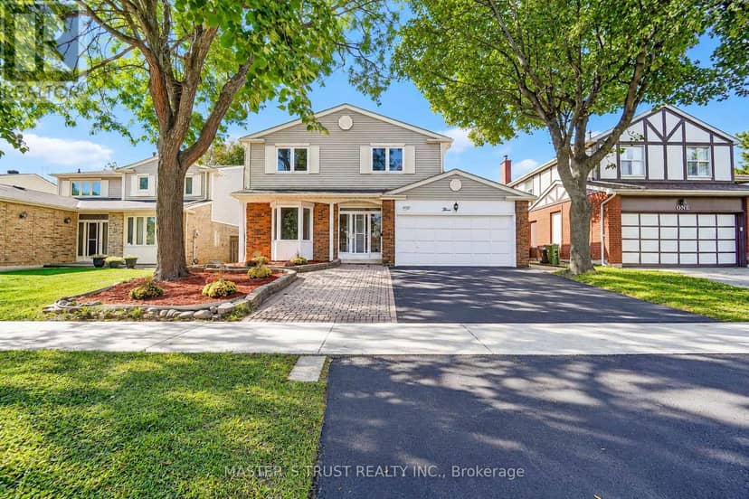 3 Longbow Square, Toronto