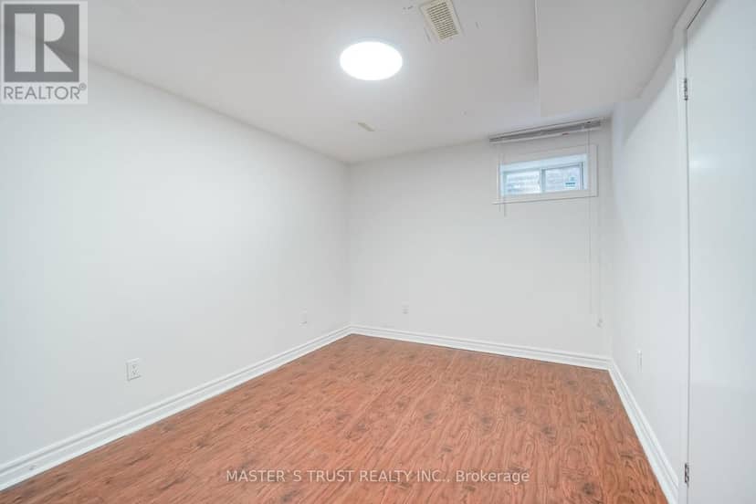 3 Longbow Square — photo 21 of 23