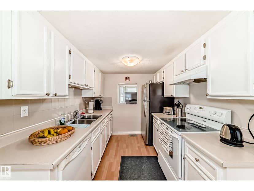 #18 10453 20 AV NW — photo 13 of 40