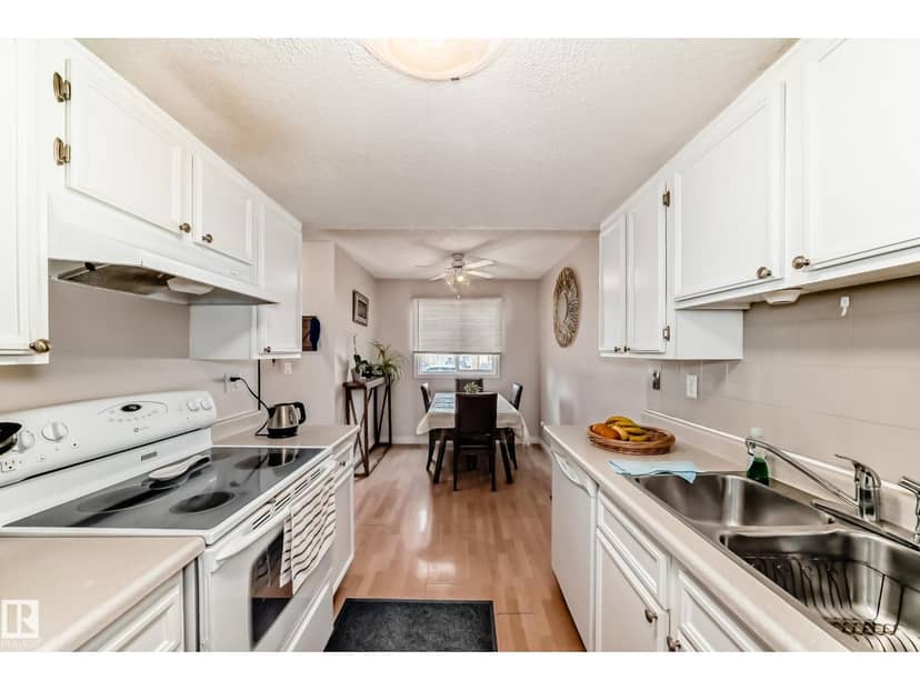 #18 10453 20 AV NW — photo 15 of 40