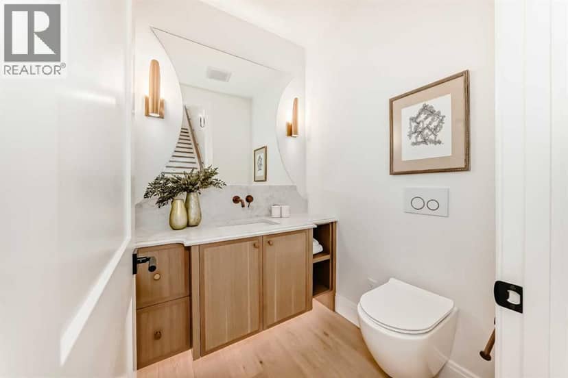 2034 52 Avenue SW — photo 14 of 40