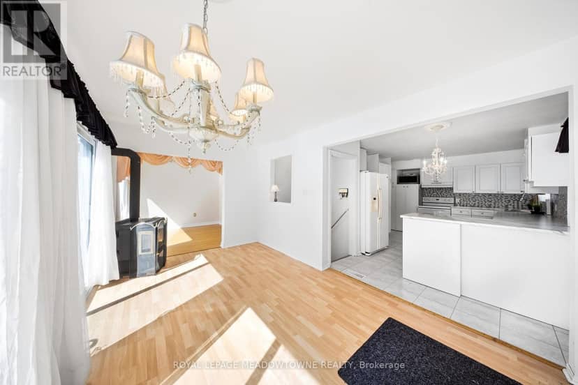 209 Cliff Road — photo 14 of 40