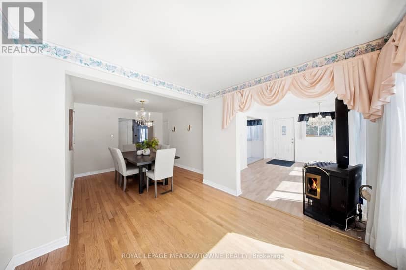 209 Cliff Road — photo 17 of 40