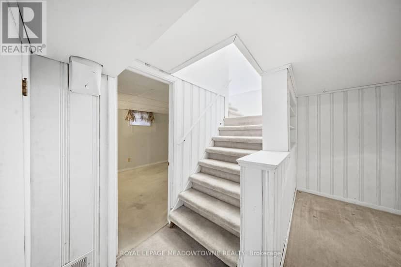 209 Cliff Road — photo 25 of 40