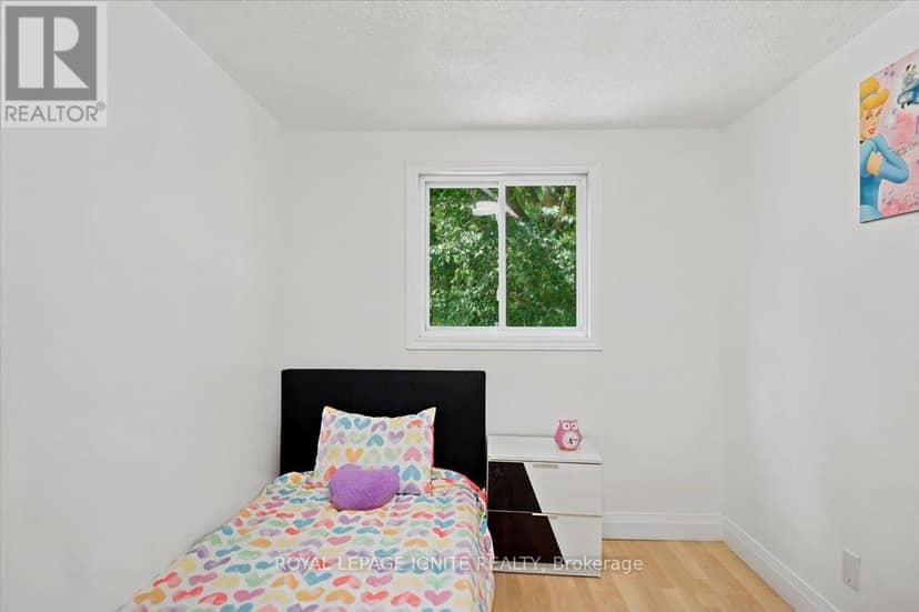 6 Upton Crescent — photo 17 of 40