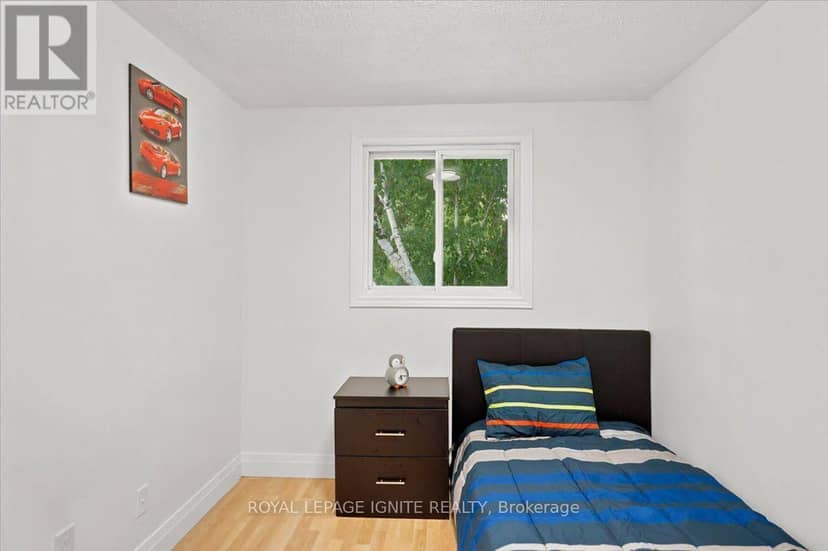 6 Upton Crescent — photo 18 of 40