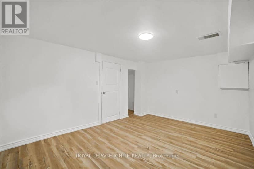 6 Upton Crescent — photo 26 of 40