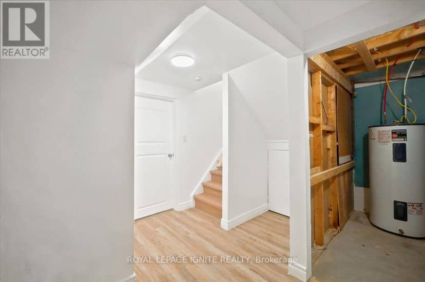 6 Upton Crescent — photo 27 of 40