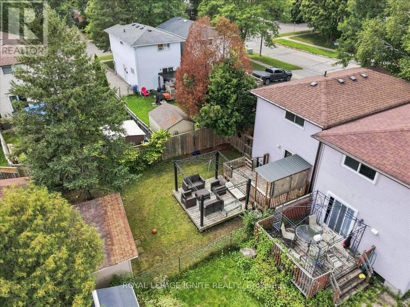 6 Upton Crescent — photo 37 of 40