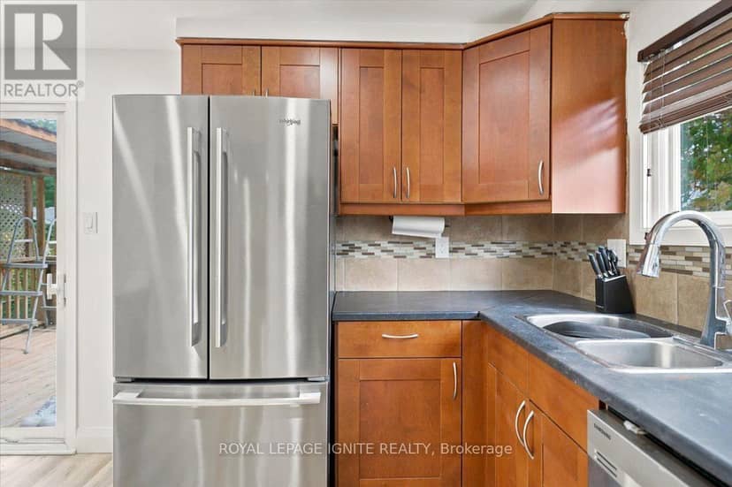 6 Upton Crescent — photo 6 of 40