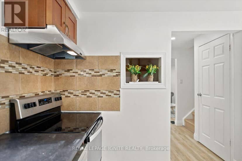6 Upton Crescent — photo 8 of 40