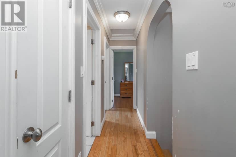 23 Landry Crescent — photo 17 of 32