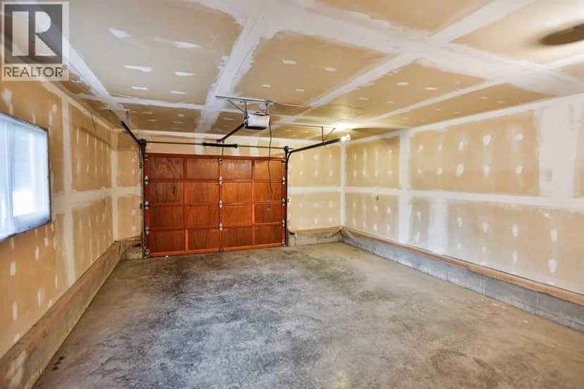 527 2 Street N, Vulcan, photo 8